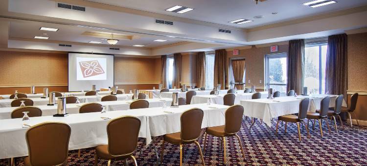 密尔沃基西北会议中心希尔顿花园酒店(Hilton Garden Inn Milwaukee Northwest Conference Center)图片