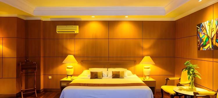 沙努尔皇家酒店(Royal Senyiur Hotel)图片