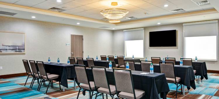 德克萨斯贝德福西 DFW 机场希尔顿惠庭酒店(Home2 Suites by Hilton Bedford DFW West)图片