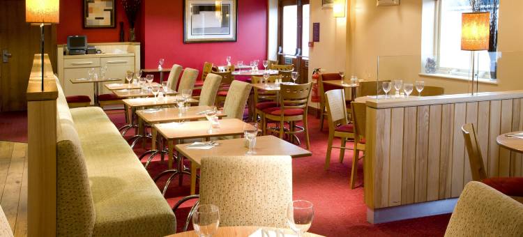 优品迎伦敦希思罗机场M4/J4酒店(Premier Inn London Heathrow Airport (M4/J4) Hotel)图片