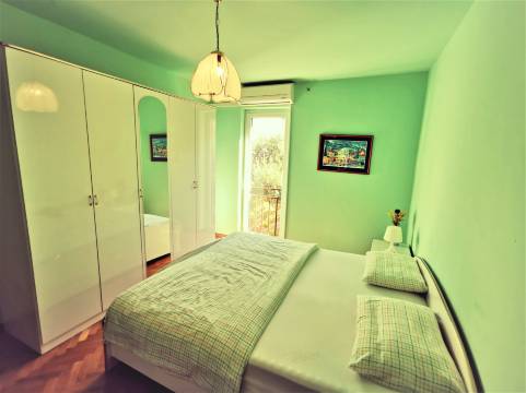 Holiday Apartment with a Balcony and Sea View, Just 300 Metres from the Beach