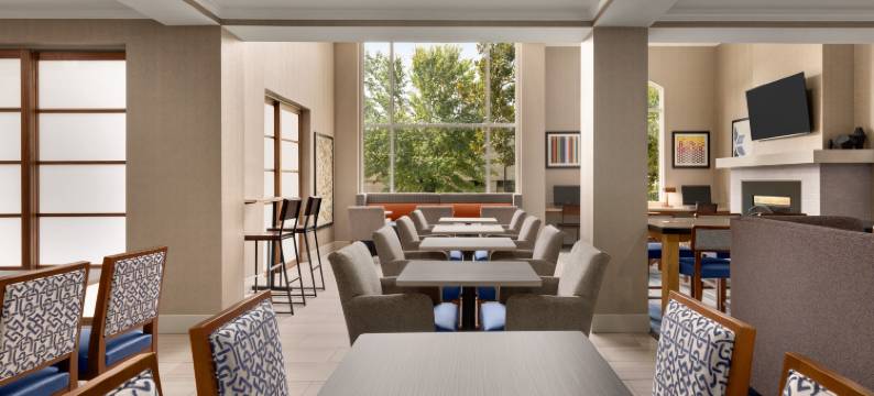 智选假日套房酒店奥本 - 大学区(Holiday Inn Express & Suites AUBURN - UNIVERSITY AREA by IHG)图片