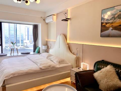 凡音精致民宿(花照壁西顺街2号分店)