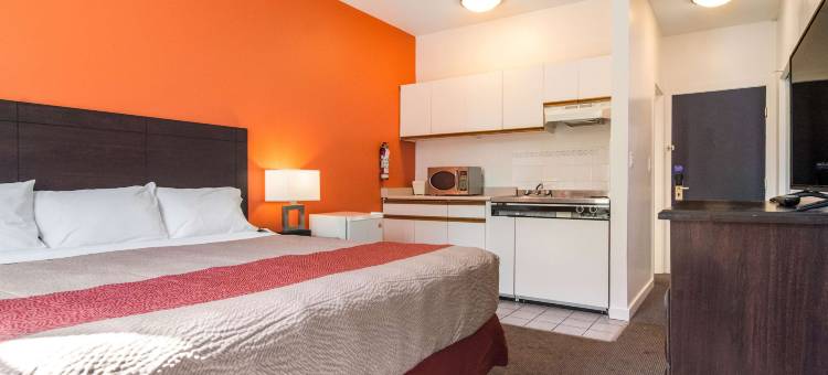 英属哥伦比亚萨里 6 号汽车旅馆(Motel 6 Surrey, BC)图片