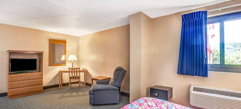 莫沃速8酒店(Super 8 by Wyndham Mahwah)图片