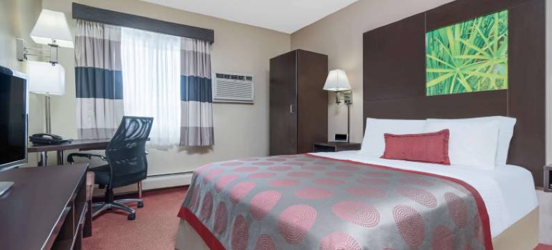 明尼阿波利斯黄金谷华美达酒店(Ramada by Wyndham Minneapolis Golden Valley)图片