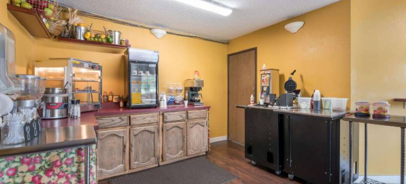 本顿罗德威旅馆(Rodeway Inn)图片