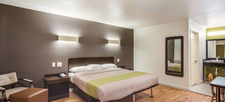 亨兹维尔6号公寓酒店(Studio 6 Huntsville, TX)图片