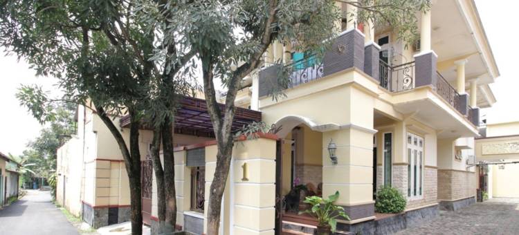 红多兹Plus酒店-近STIE YKPN(RedDoorz Plus Near Stie Ykpn)图片