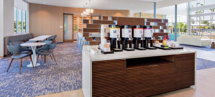 圣迭戈机场自由站欢朋套房酒店(Hampton Inn & Suites San Diego Liberty Station)图片