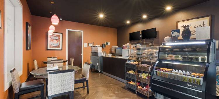 奥兰多环球度假村附近凯隆酒店(Clarion Inn & Suites Across from Universal Orlando Resort)图片