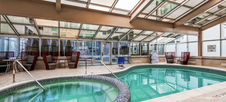 金斯利布卢姆菲尔德山 - 希尔顿逸林酒店(The Kingsley Bloomfield Hills - a DoubleTree by Hilton)图片