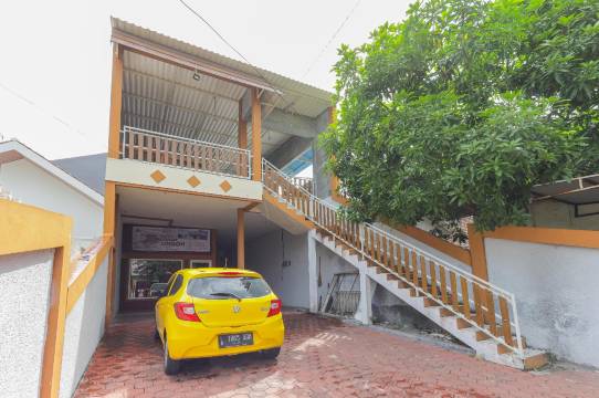 库尔科斯特酒店 - 靠近西多阿佐广场(KoolKost Syariah Near Alun Alun Sidoarjo)