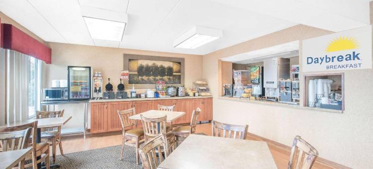 德卢斯米勒希尔购物中心温德姆戴斯酒店(Days Inn & Suites by Wyndham Duluth by the Mall)图片