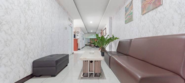 Cianjur鸡肉粥纪念碑红多兹酒店伊斯兰教法Plus(RedDoorz Syariah Plus near Tugu Bubur Ayam Cianjur)图片