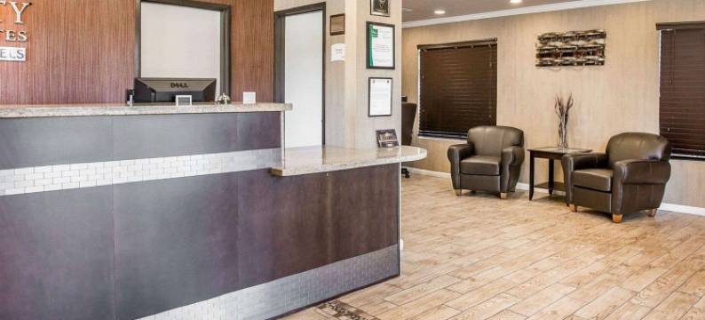 伍德兰德品质酒店 - 萨克拉门托机场(Quality Inn & Suites Woodland - Sacramento Airport)图片