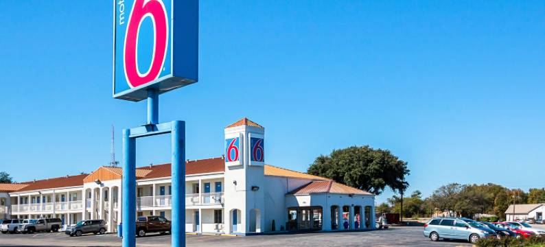 圆石城6号汽车旅馆(Motel 6 Round Rock, TX)图片
