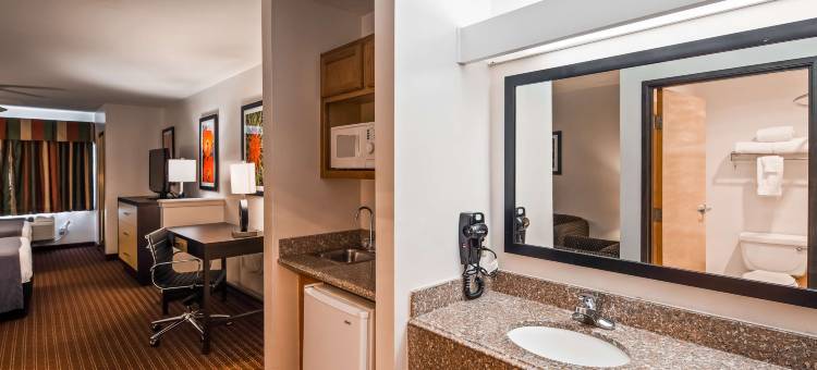 贝斯特韦斯特套房酒店(Best Western Inn  Suites)图片