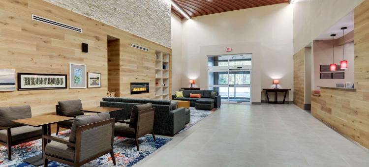 丽笙乡村旅馆及套房，卡明，靠近北方医院福赛斯(Country Inn & Suites by Radisson, Cumming, GA)图片