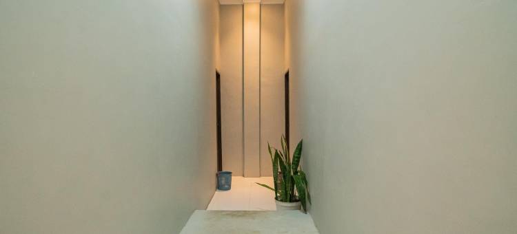 红多兹酒店-近维萨塔帕里本多拉旺(RedDoorz Near Wisata Paribendo Lawang)图片