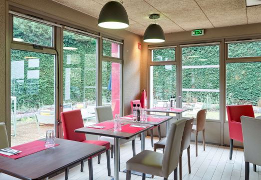 Campanile NATURE - Villennes sur Seine PoissyHotel Overview