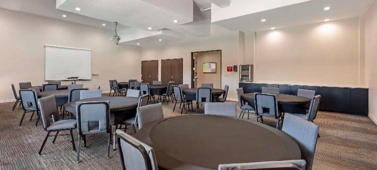 普夫卢格维尔贝斯特韦斯特优质套房酒店(Best Western Plus Pflugerville Inn  Suites)图片