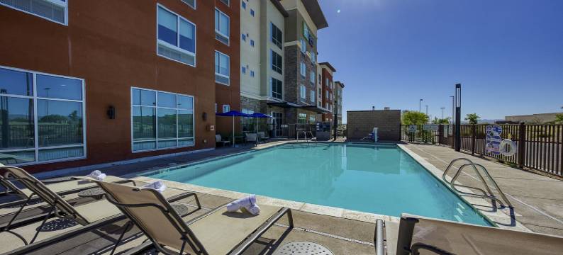 丽晶克雷斯特中国湖智选假日酒店及套房(Holiday Inn Express & Suites RIDGECREST - CHINA LAKE by IHG)图片