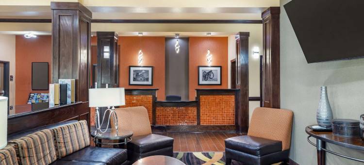 戈利亚德贝斯特韦斯特优质套房酒店(Best Western Plus Goliad Inn  Suites)图片