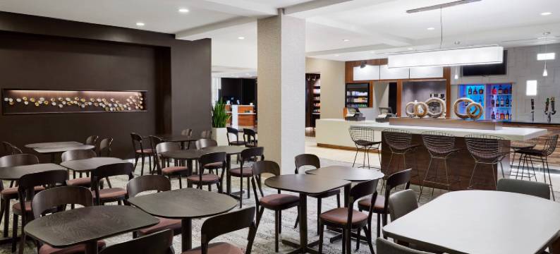 密尔沃基市中心万怡酒店(Courtyard Milwaukee Downtown)图片