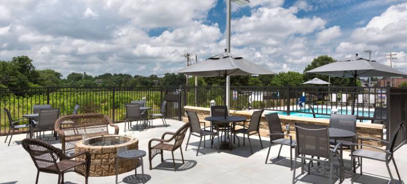 斯泰茨维尔万枫酒店及套房(Fairfield Inn & Suites Statesville)图片