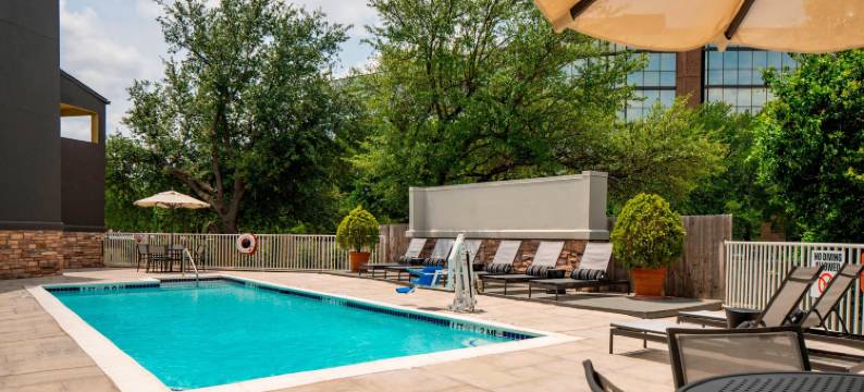 达拉斯阿林顿娱乐区福朋喜来登酒店(Four Points by Sheraton Dallas Arlington Entertainment District)图片