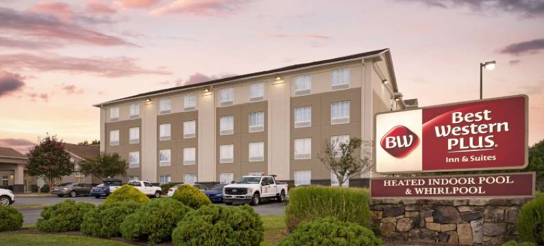 十字路贝斯特韦斯特优质套房酒店(Best Western Plus Crossroads Inn  Suites)图片