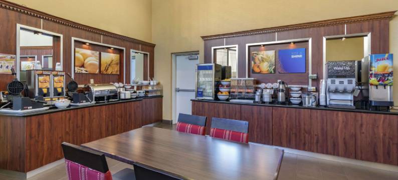 好莱坞伯班克近环球舒适套房酒店(Comfort Inn & Suites Near Universal - N Hollywood - Burbank)图片