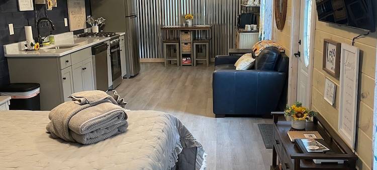6 Minutes to Downtown Blue Ridge. Fully Updated, Amazing, Serene Barn Studio.图片