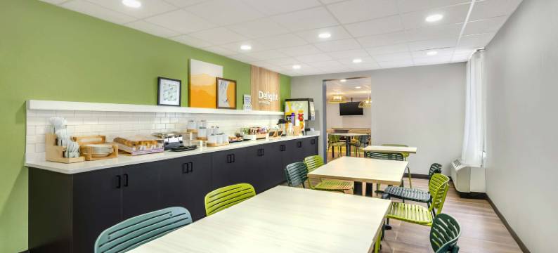 罗阿诺克机场希尔顿 Spark 酒店(Spark by Hilton Roanoke Airport)图片