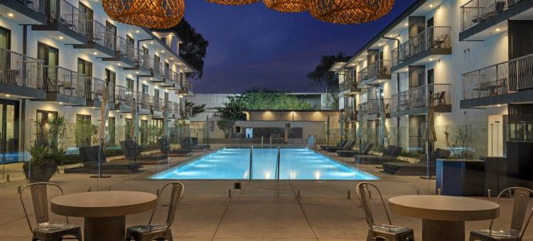 洛杉矶体育场区鲁姆酒店(The Lum Hotel Los Angeles Stadium District)图片