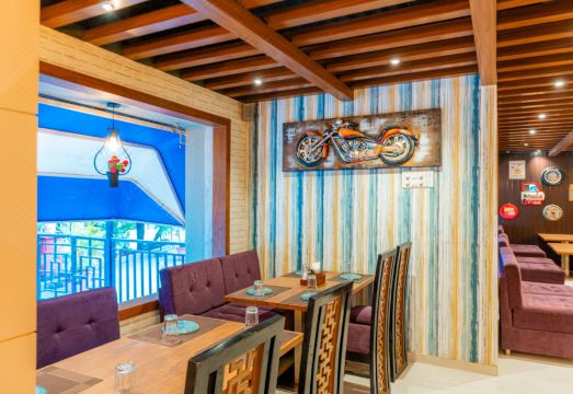 Treebo the Blue Roof Hotel Overview