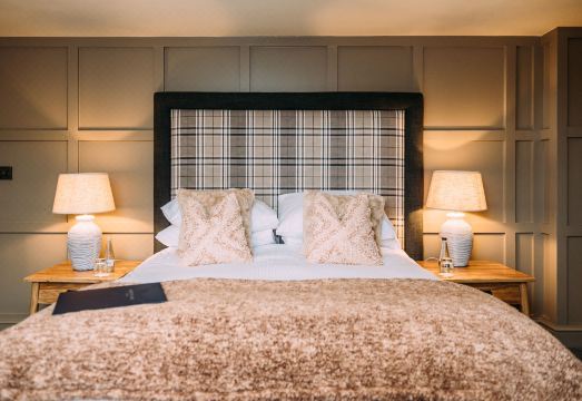 The Assheton Arms Hotel Overview