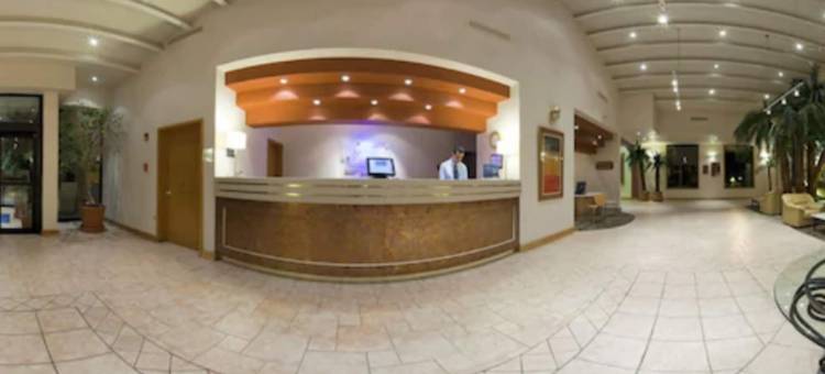 Holiday Inn Express 奇瓦瓦(Holiday Inn Express Chihuahua)图片