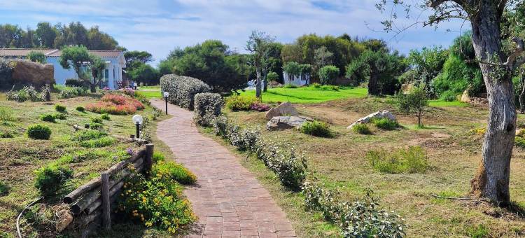 靠近斯廷蒂诺的带游泳池酒店(Hotel with swimming pool near Stintino)图片