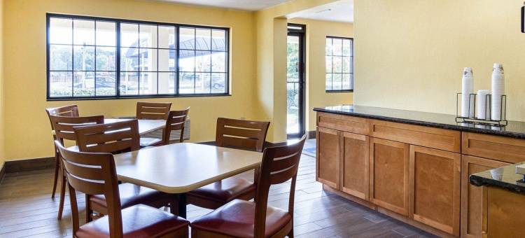 安德鲁斯地区联合基地罗德威旅馆(Rodeway Inn Joint Base Andrews Area)图片