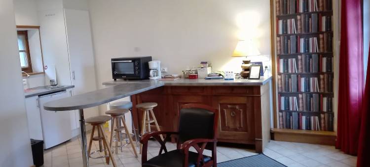 红色百叶窗拉隆格酒店(La Longère Aux Volets Rouges)图片