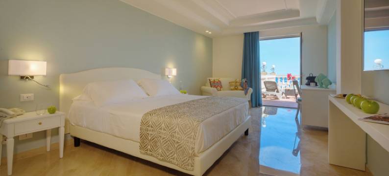 西伦尼亚游艇酒店(Hellenia Yachting Hotel & Spa)图片