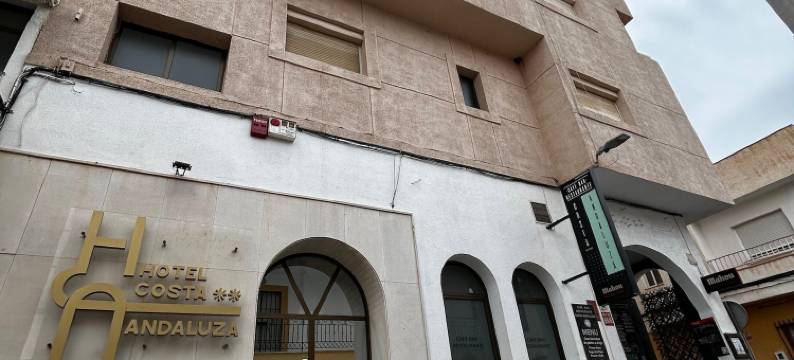 OYO安达卢萨海岸酒店(Hotel Costa Andaluza)图片