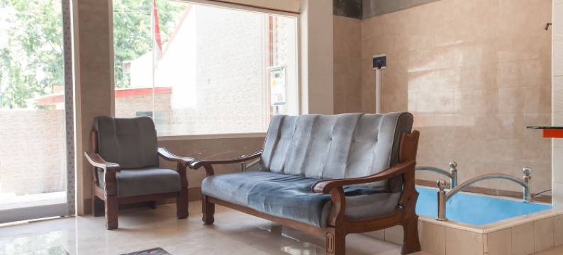 红多兹伊斯兰酒店@塞达蒂(RedDoorz Syariah at Sedati)图片