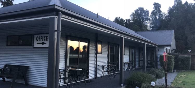 布鲁尼尔湖长屋酒店(Lake Brunner Longhouse)图片