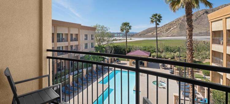 圣塔克拉利塔瓦伦西亚万怡酒店(Courtyard Santa Clarita Valencia)图片