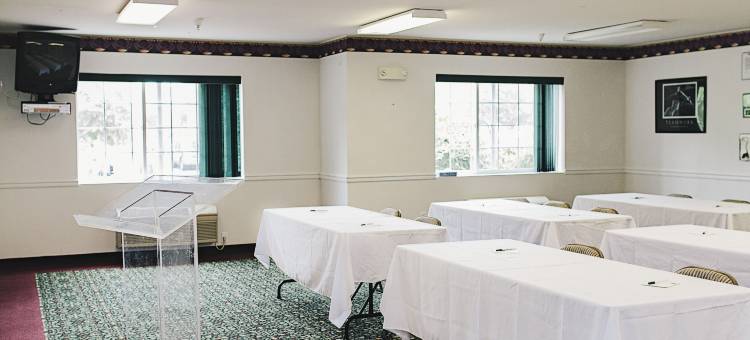 杜邦费尔布里奇套房酒店(FairBridge Inn & Suites DuPont)图片