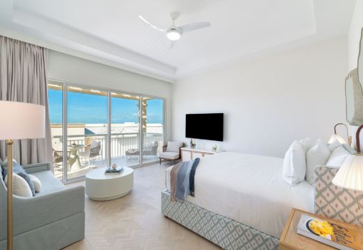 Windsong on the Reef Hotel Overview