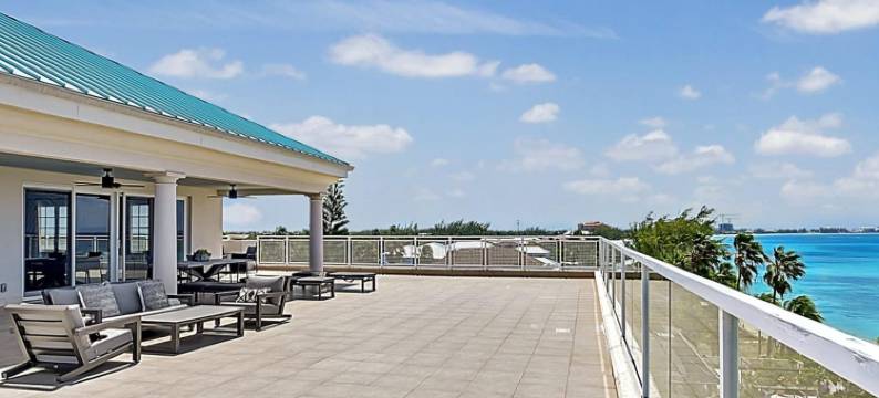 豪华顶层公寓带360度海景(Luxury Penthouse Condo With 360 Oceanviews)图片